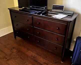 FURNITURE DRESSER