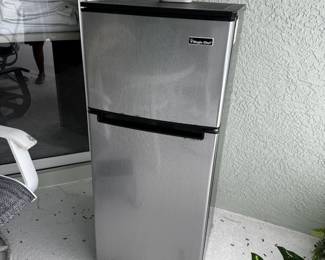 Magic Chef Dorm Refrigerator
