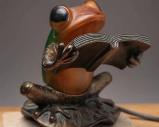 Frog Reading Table Lamp