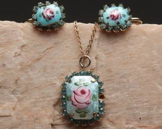 Vintage Caro Gold Toned Jewelry Set