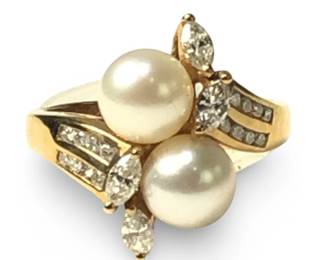 Gorgeous 14K Yellow Gold Diamond & Pearl Ring