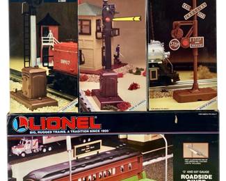 Lionel Highway Flasher/Freight Station/Platform