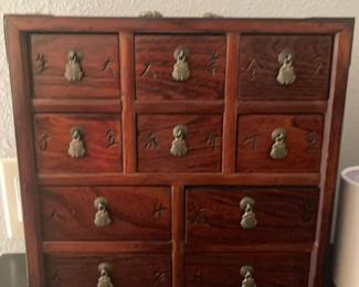 Jewelry box