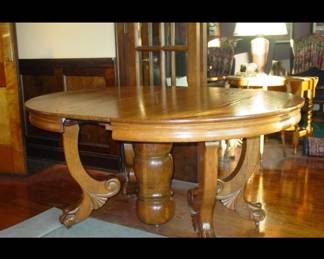 Antique oak dining room table with 5 leaves wow