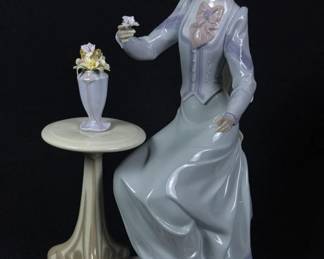 Lladro Porcelain Figurine 6518 A Lovely Thought