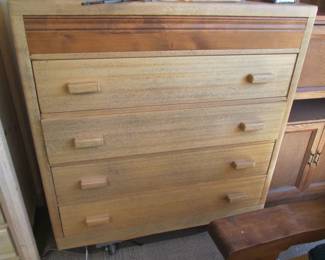 4-Drawer Chest