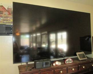 65" Samsung TV