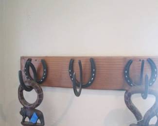 Horseshoe Rack