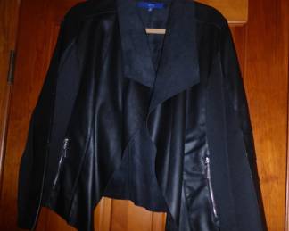 Apt. 9 Black Faux Leather/Suede Shrug Jacket
Size Medium; side zippered pockets
