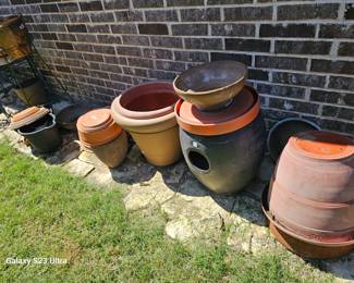 lots of pots
