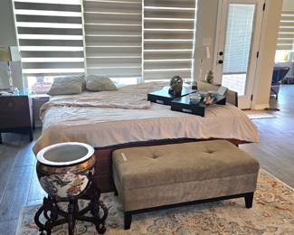 view into the modern bed set up, very comfortable 