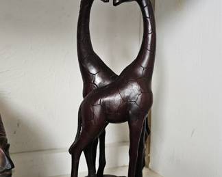 Kenyan Giraffe Statue