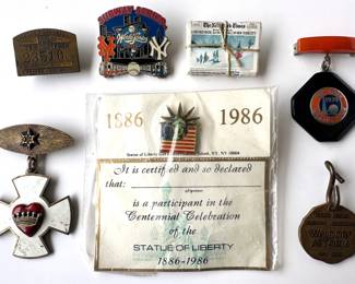 7 Collectibles Pins: 1986 Statue Of Liberty Centennial, 2000 New York Subway Series & More (total 82 Grams)
Lot #: 95