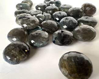 25 Labradorite Beads, Center Drilled (Total 130 Grams)
Lot #: 116