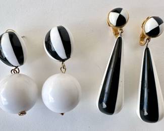 2 Pairs Black & White Earrings: Trifari Clip-On Dangle Drops (15.3g) & Round Bubble Pierced (17.9g)
Lot #: 159