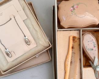 Ladies dresser set