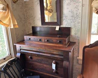 Empire chest