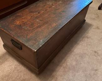 Blanket chest