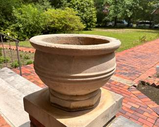 Pair of urns