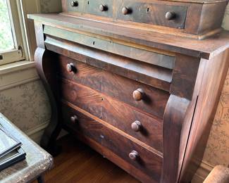 Empire chest