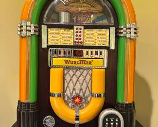 Wurlitzer WR-18 Mini Juke Box with Bubbler.