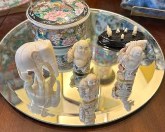 Lovely Ming Dynasty Heritage Mint Japan Trinket Music Dish Shown with Intricately Carved Figurines.