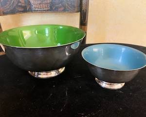 A Pair of Reed & Barton "Paul Revere" Silverplate Bowl in two Sizes.