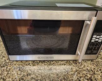 Black and Decker Microwave. 