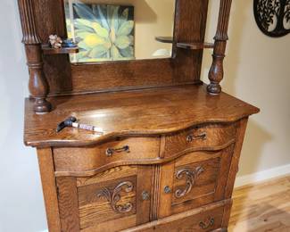  Antique Tiger Oak Buffet /Sideboard/Hutch Circa 1900's. 