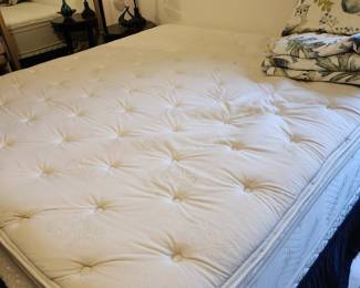 King Mattress/Box Springs
