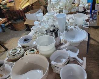 Milk glass, Jeanette, corning