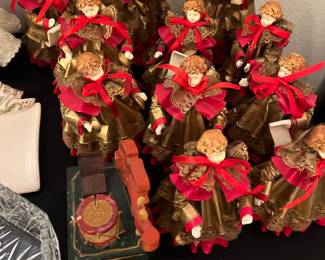 HOLIDAY DECOR