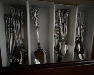 STAINLESS STEEL FLATWARE