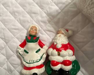 VINTAGE CHALKWARE MR AND MRS CLAUS