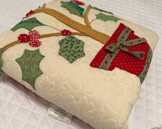 HOLIDAY QUILT