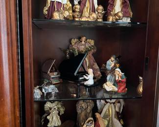 HOLIDAY DECOR
