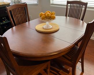LOVELY SOLID WOOD DINING TABLE WITH LEAF - 4 CHAIRS