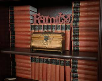 VINTAGE BOOKS, DECOR