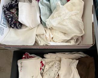 VINTAGE GLOVES AND HANKIES