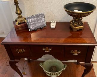ACCENT TABLE, DECOR