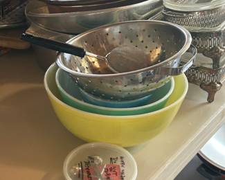 Miscellaneous kitchenware