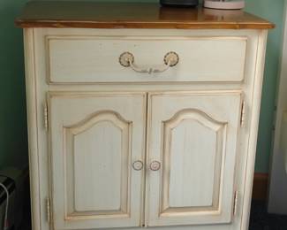 #215 Ethan Allen One Drawer 2 Door Bedside Table 26x17x28