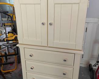 #403 Child's Ivory 4 Drawer Dresser w Cabinet 31x23x61