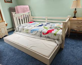 #212 Captain's/Trundle Bed 83x44x41