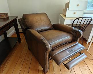 #109 Randall Allan Leather Recliner 32.5x44(71 reclined)x39