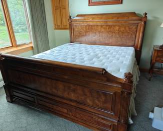#201 Ethan Allen King Burl Wood Panel Bed 80x93x58