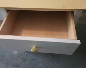 #404 White & Yellow Desk & Hutch 52x25x30 52x13.5x43