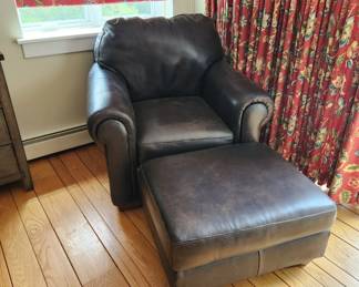 #118 Pair of Brown Leather Club Chairs w/ Ottomans 42x38x38 29x30x19