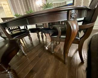 Bernhardt dining table and 6 chairs