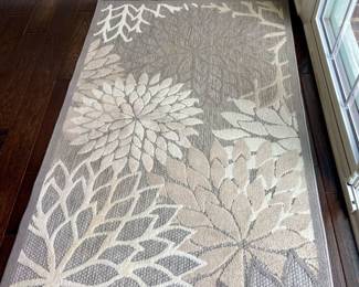Nourison Aloha Collection throw rug approx 3x5’